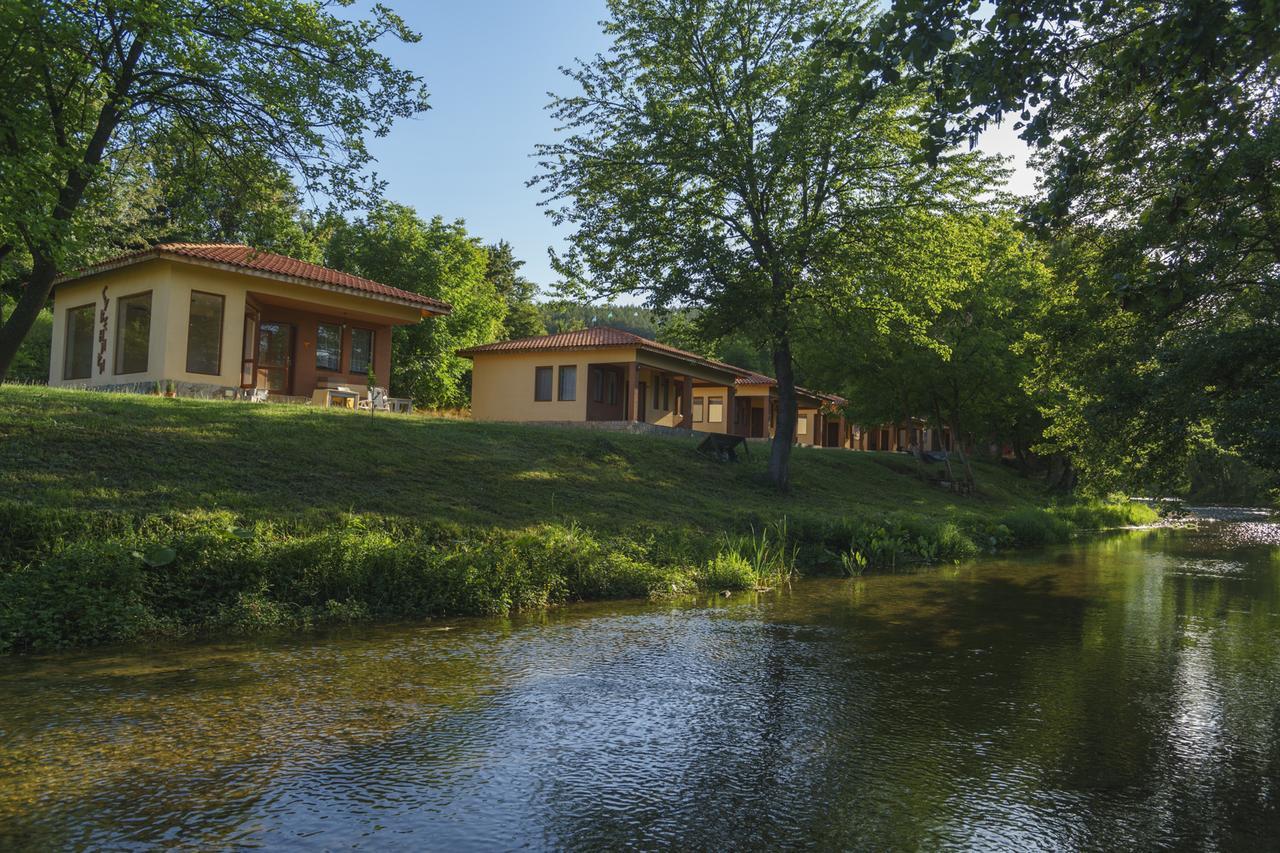 Perperеshka River Villas Stremtsi Bagian luar foto
